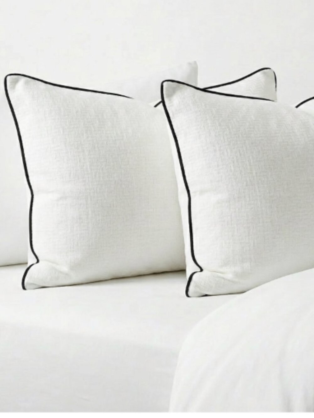 NEW Vince Camuto 2 King Pillow Shams Geometric off White / Beige Black Trim